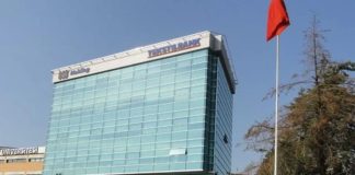 Türkiye’nin köklü yatırım grupları arasında yer alan GSD Holding, finans, denizcilik ve enerji sektörlerinde gerçekleştirdiği yatırımlarla dikkat çekiyor. 1986 yılında kurulan şirket, yıllar içinde geliştirdiği çok sektörlü iş modeli sayesinde Türkiye ekonomisinin önemli aktörlerinden biri haline geldi. Özellikle bankacılık, faktoring, deniz taşımacılığı ve varlık yönetimi alanlarında faaliyet gösteren GSD Holding, sürdürülebilir büyüme ve uzun vadeli yatırım stratejileriyle öne çıkıyor. Konulu bir haber görseli.