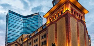 Türkiye’nin önde gelen yatırım grupları arasında yer alan IC Holding, enerji, inşaat, altyapı, turizm, sanayi ve gayrimenkul gibi birçok sektörde faaliyet gösteren güçlü bir holding yapısıyla dikkat çekiyor. 1969 yılında kurulan şirket, geçen yıllar içerisinde yalnızca Türkiye’de değil uluslararası pazarda da önemli projelere imza attı. Özellikle enerji yatırımları, büyük ölçekli altyapı projeleri ve turizm sektöründeki yatırımlarıyla öne çıkan IC Holding, çok sektörlü büyüme stratejisiyle Türkiye ekonomisinin önemli aktörlerinden biri haline geldi. Konulu bir haber görseli.