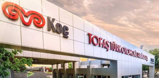 Koç Holding, bugün çok sektörlü yapısı, yüksek ihracat gücü ve sürdürülebilir büyüme stratejileri ile Türkiye ekonomisinin temel taşlarından biri olarak öne çıkmaktadır.