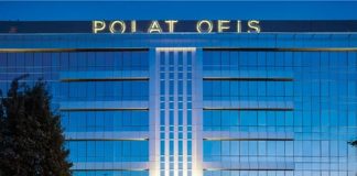 Türkiye’nin köklü şirket topluluklarından biri olan Polat Holding, gayrimenkul, turizm, sanayi, enerji ve hizmet sektörlerinde gerçekleştirdiği yatırımlarla dikkat çeken kuruluşlar arasında yer alıyor. Uzun yıllardır farklı alanlarda faaliyet gösteren grup, özellikle inşaat ve turizm sektöründeki projeleriyle öne çıkarken, uluslararası iş birlikleri ve sürdürülebilir büyüme stratejileriyle de dikkat çekiyor. Bugün Türkiye’nin önemli yatırım gruplarından biri olarak gösterilen Polat Holding, çok sektörlü organizasyon yapısıyla faaliyetlerini genişletmeye devam ediyor. Konulu bir haber görseli.